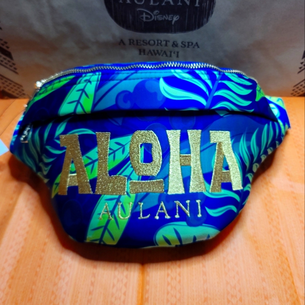 NWT Aulani Loungefly Aloha Paradise Vibes Bumbag / Belt Bag.